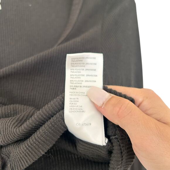 Urban Outfitters Black Ribbed Ruched Long Sleeve Crop Top Sz M - Picture 3 of 4